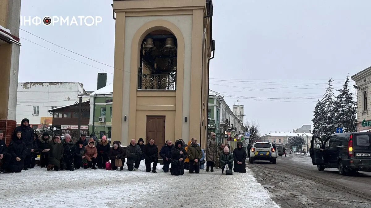 У Коломиї "на щиті" зустріли полеглого Героя Юрія Новікова 3