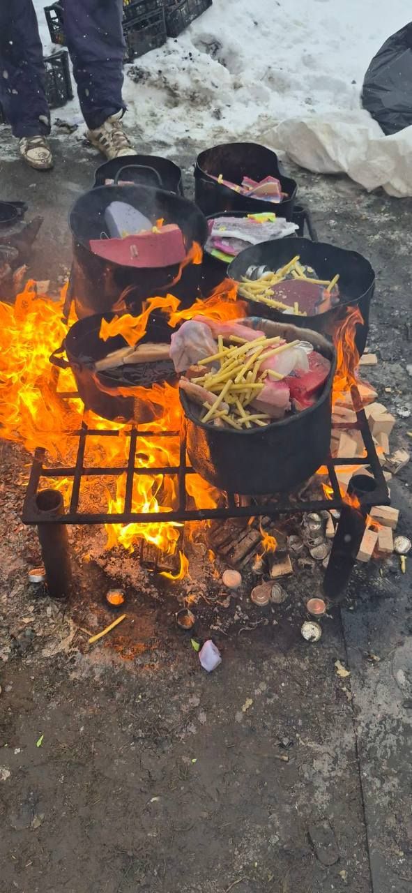 Пластуни з Коломиї виготовили понад 1300 окопних свічок для захисників України 4