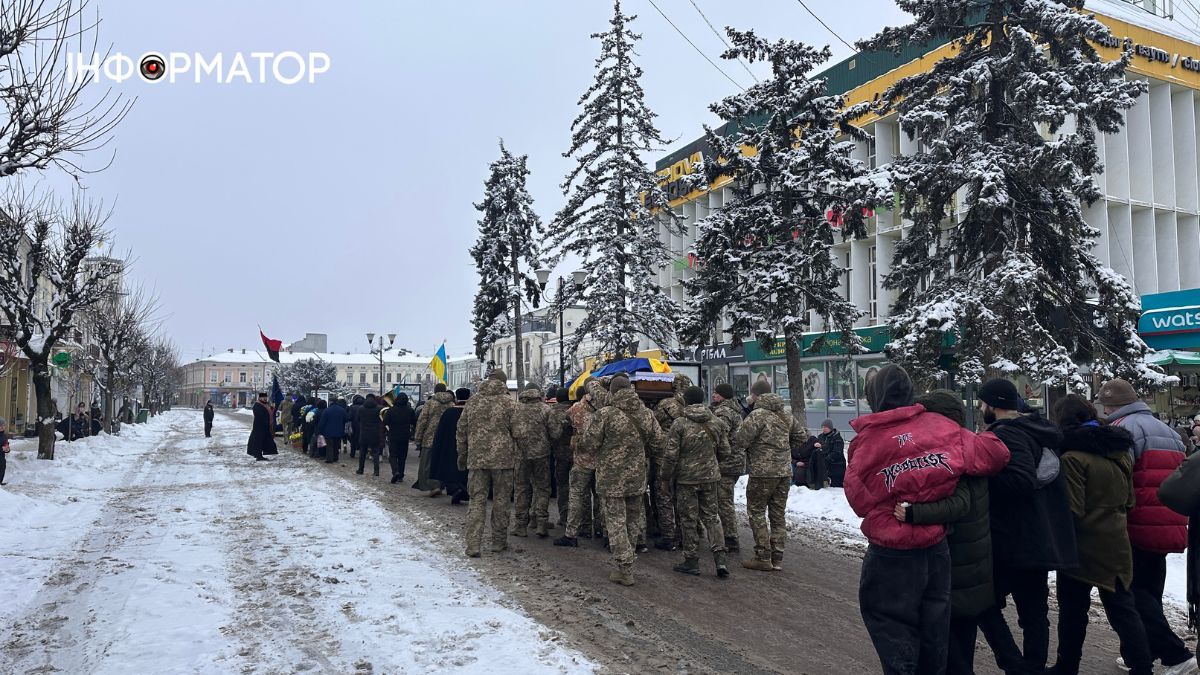 У Коломиї попрощались із загиблим Героєм Юрієм Новіковим 13