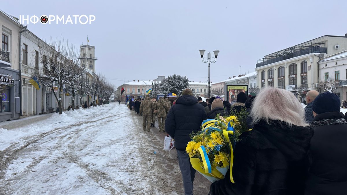 У Коломиї попрощались із загиблим Героєм Юрієм Новіковим 14