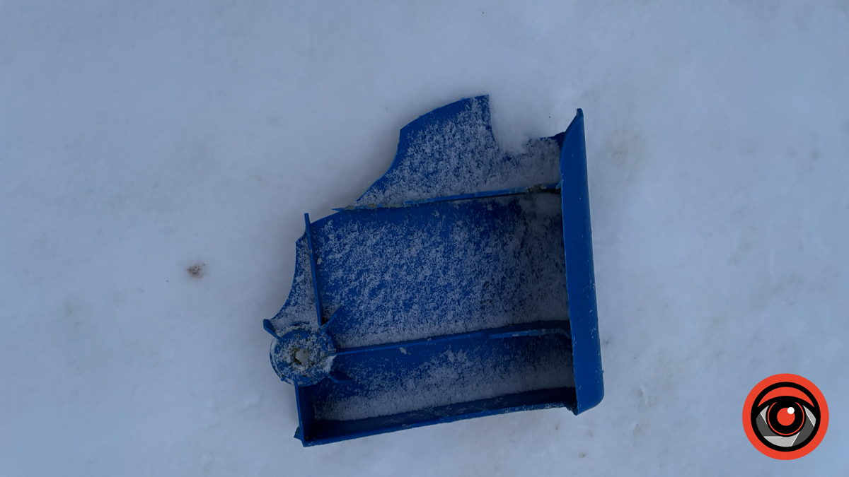 У Калуші невідомі зламали крісла у парку, аби покататися з гірок 1