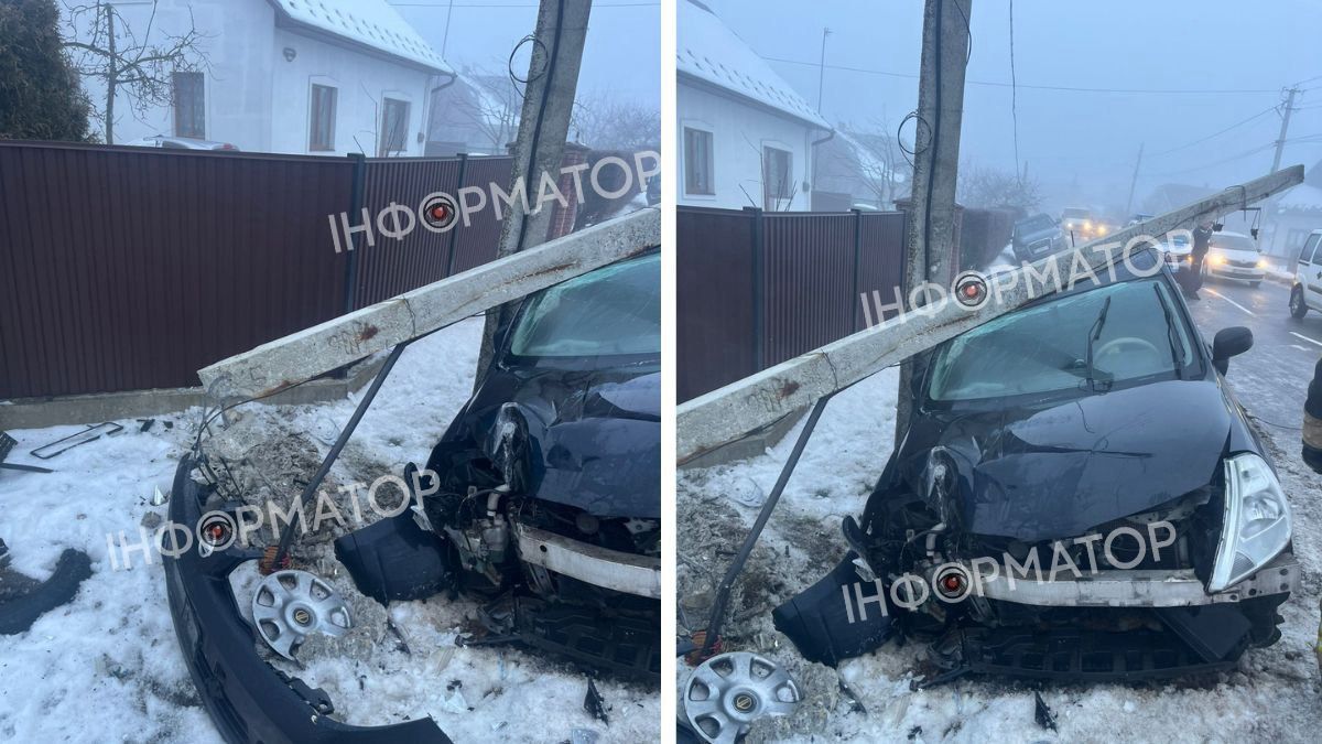 Легковик врізався у електроопору у КоломиЇ