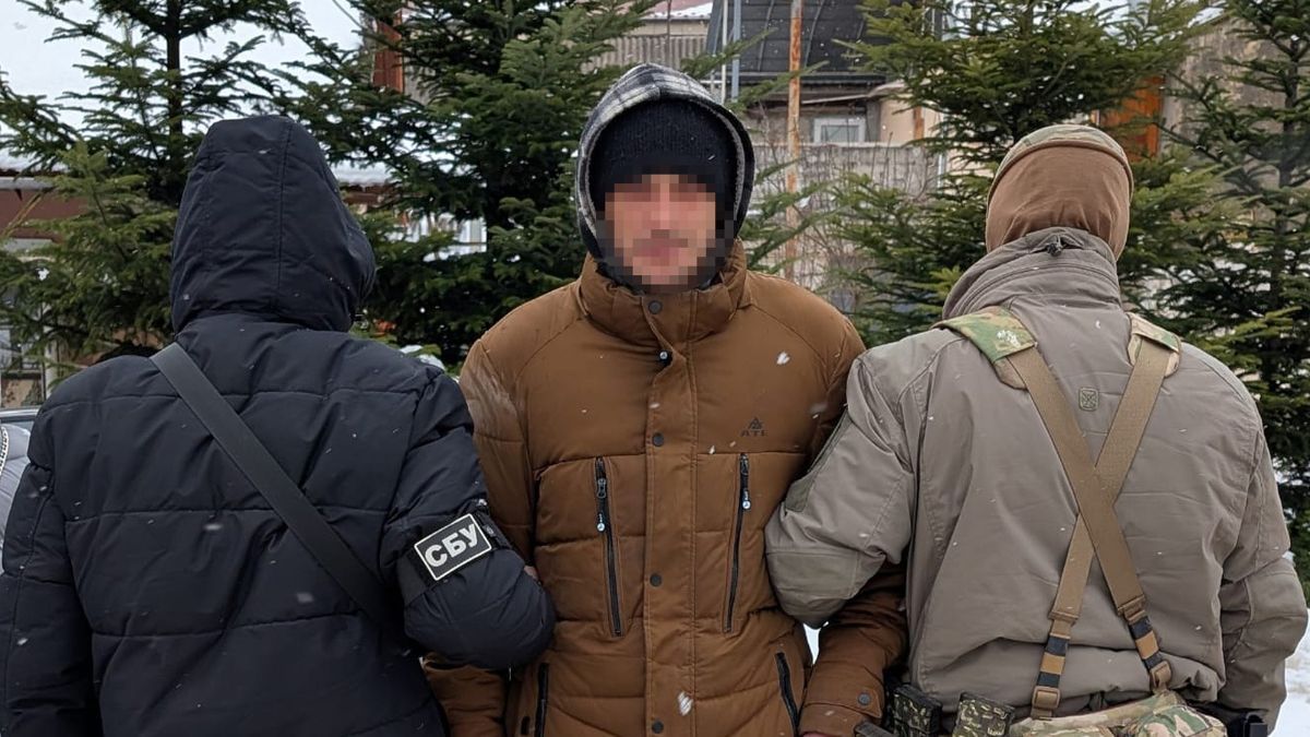 Вилучили наркотиків на 10 млн грн: на Прикарпатті викрили групу наркоторговців 3