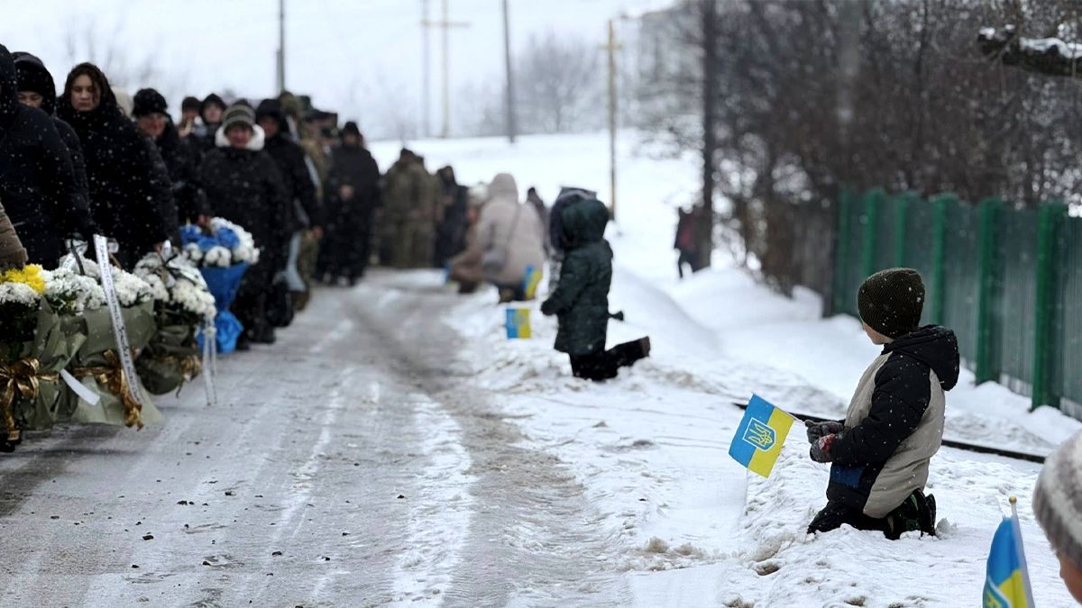 Отинійська громада попрощалася з воїном Анатолієм Гавадзином 4