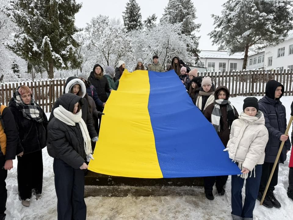 На Коломийщині попрощались із загиблим воїном Мироном Крицьким 14