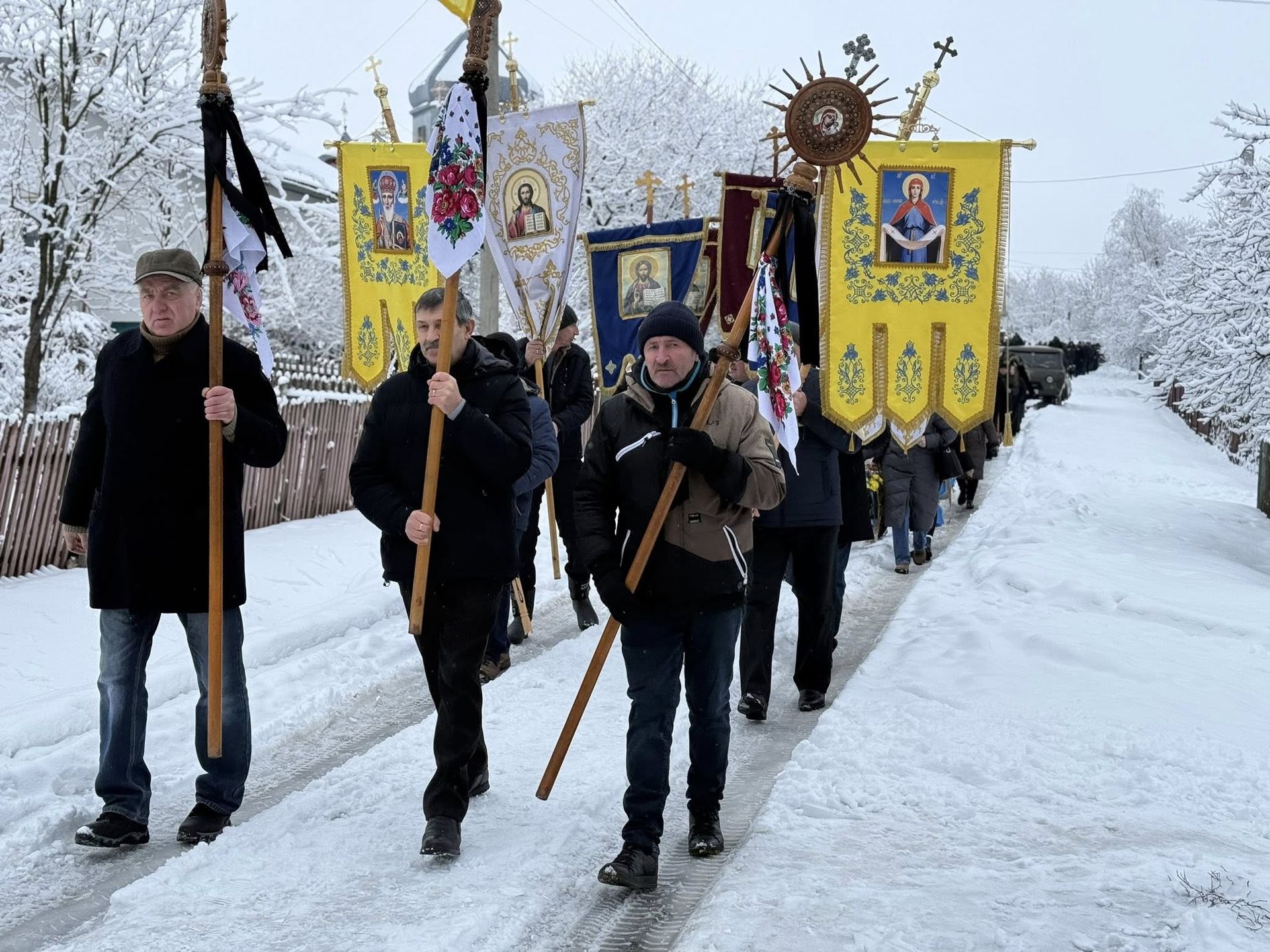 На Коломийщині попрощались із загиблим воїном Мироном Крицьким 11
