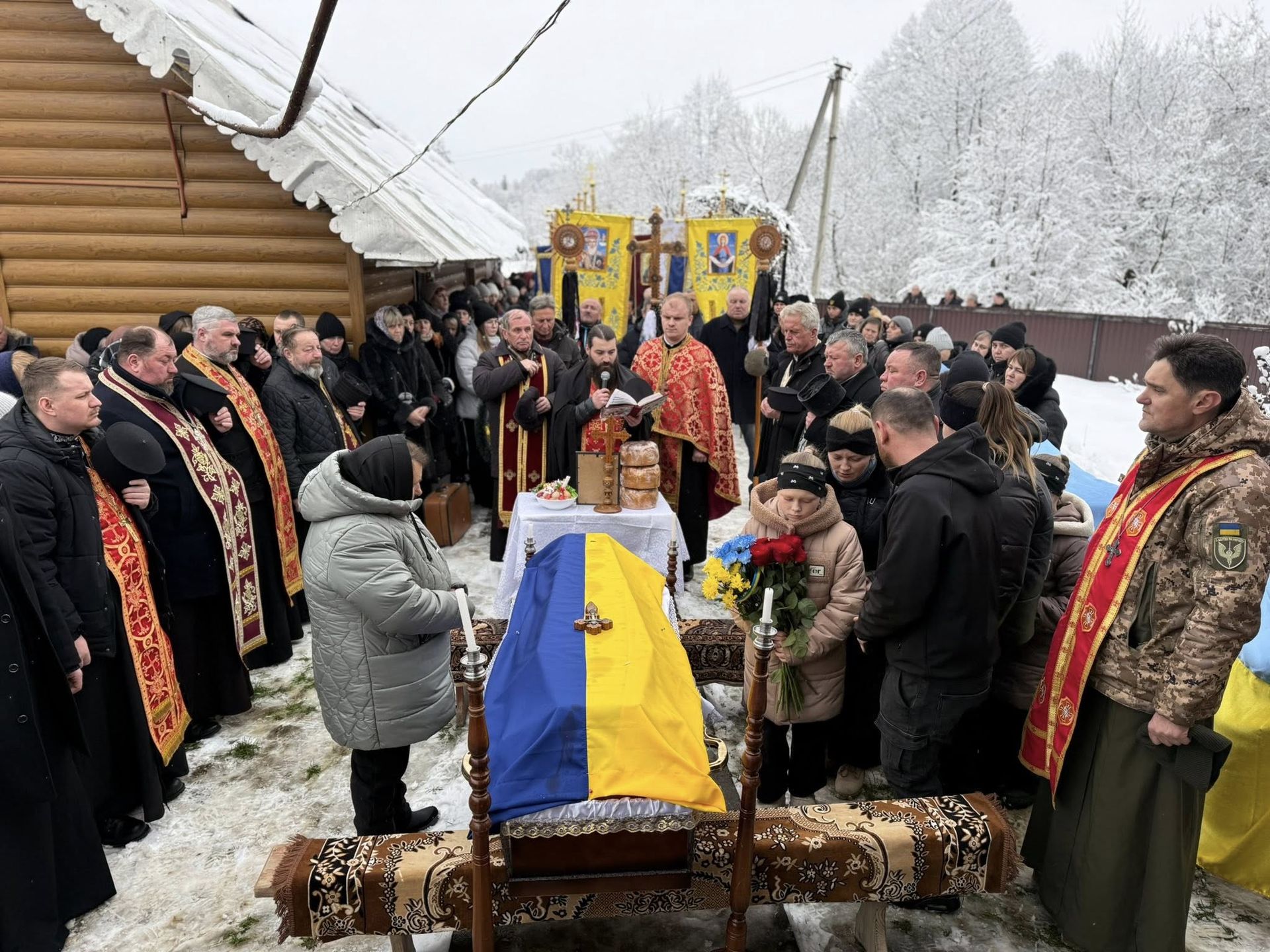 На Коломийщині попрощались із загиблим воїном Мироном Крицьким 7