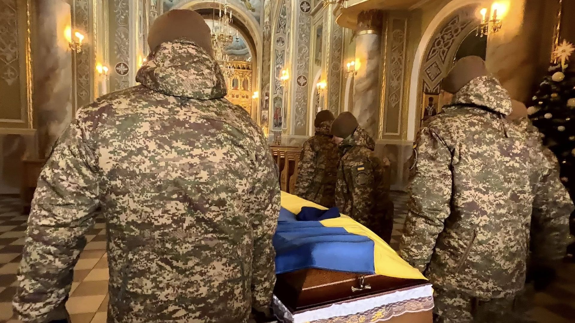 У Надвірній провели в останню дорогу полеглого воїна Андрія Марківа 3