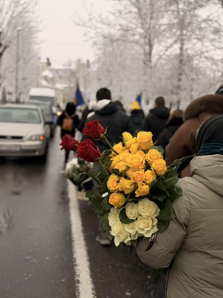 У Надвірній провели в останню дорогу полеглого воїна Андрія Марківа 6