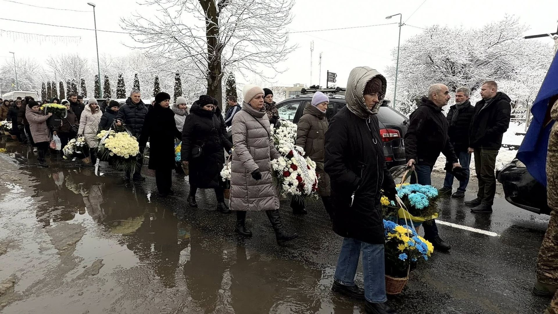 У Надвірній провели в останню дорогу полеглого воїна Андрія Марківа 7