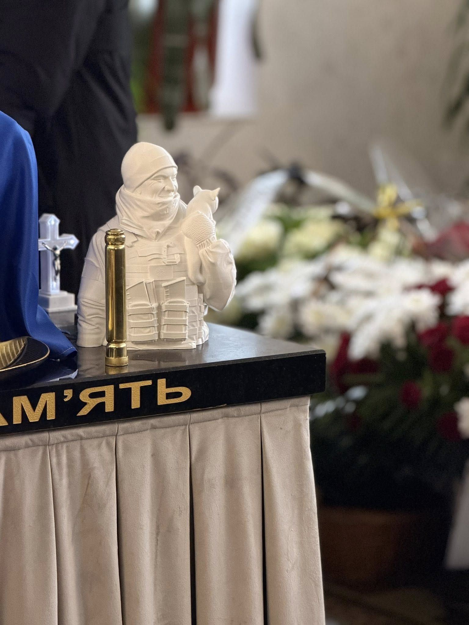 У Надвірній провели в останню дорогу полеглого воїна Андрія Марківа 9