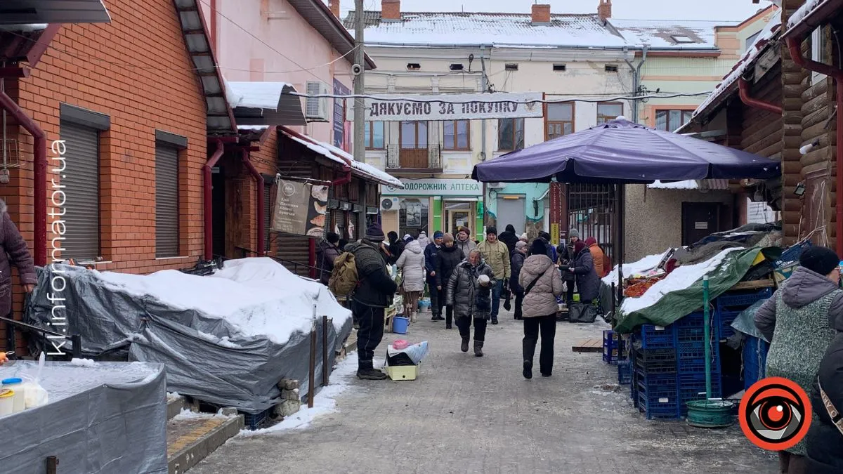 Скільки коштує квашенина у Коломиї: актуальні ціни на капусту та огірки