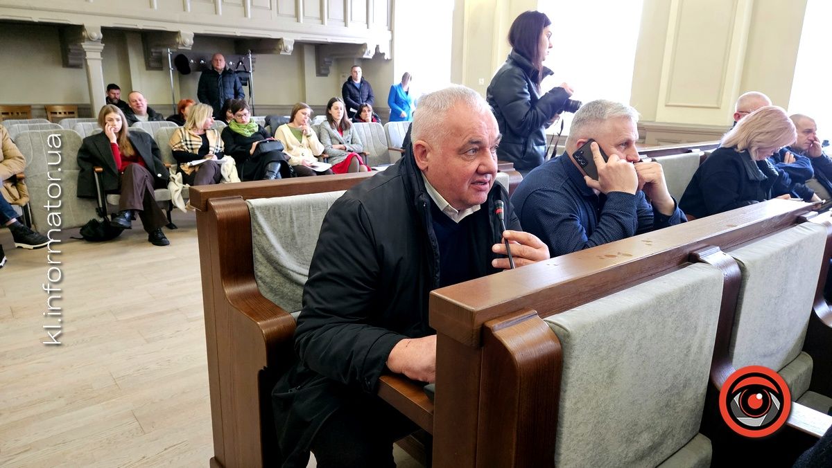 "Депутати - небідні люди..." | Несподіваний спітч депутата Романа Дячука щодо парковок у Коломиї 2