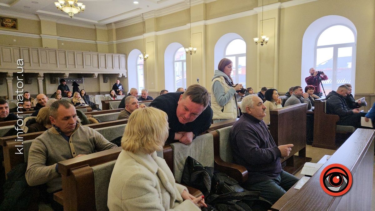 "Депутати - небідні люди..." | Несподіваний спітч депутата Романа Дячука щодо парковок у Коломиї 1