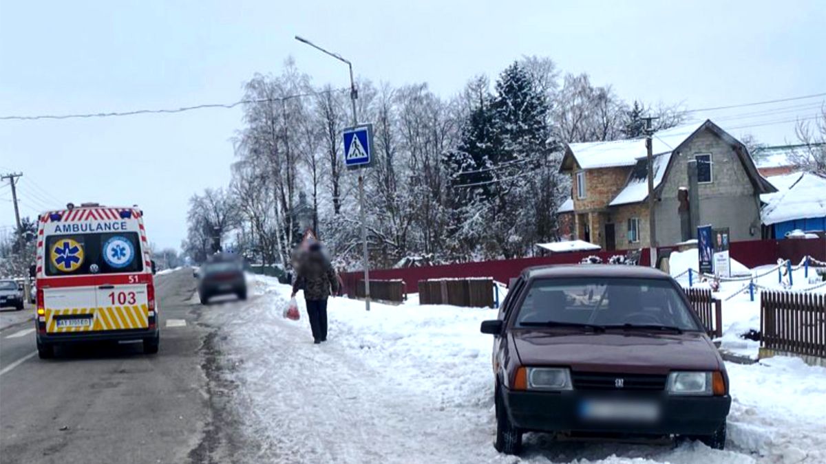 На Коломийщині водій легковика вчинив ДТП з потерпілими й втік 1
