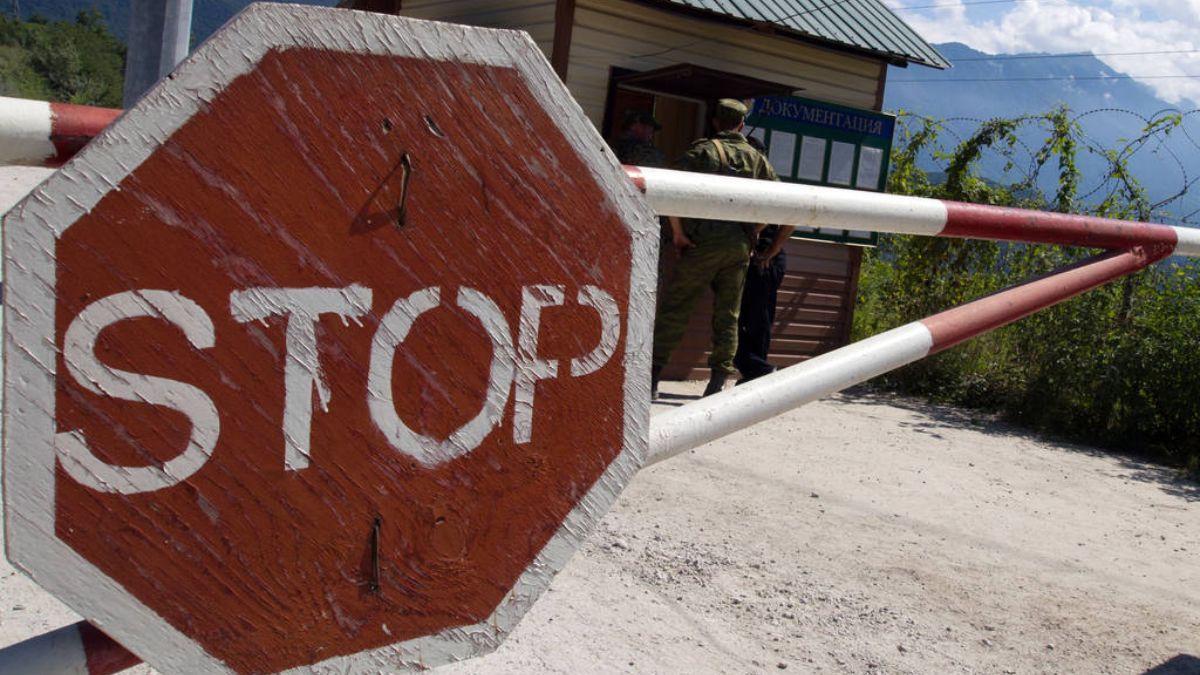 Перед судом постануть двоє буковинців за незаконне переправлення через кордон