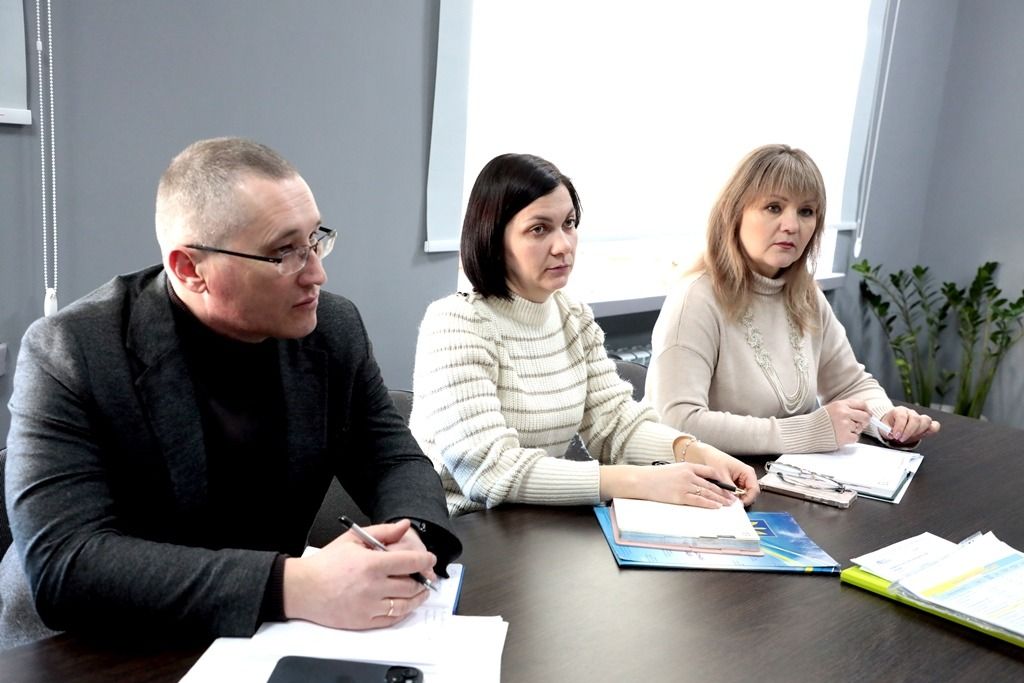 Зустріч заступниці голови ОДА із співзасновником фонду "MoveUkraine". Фото: Івано-Франківська ОДА