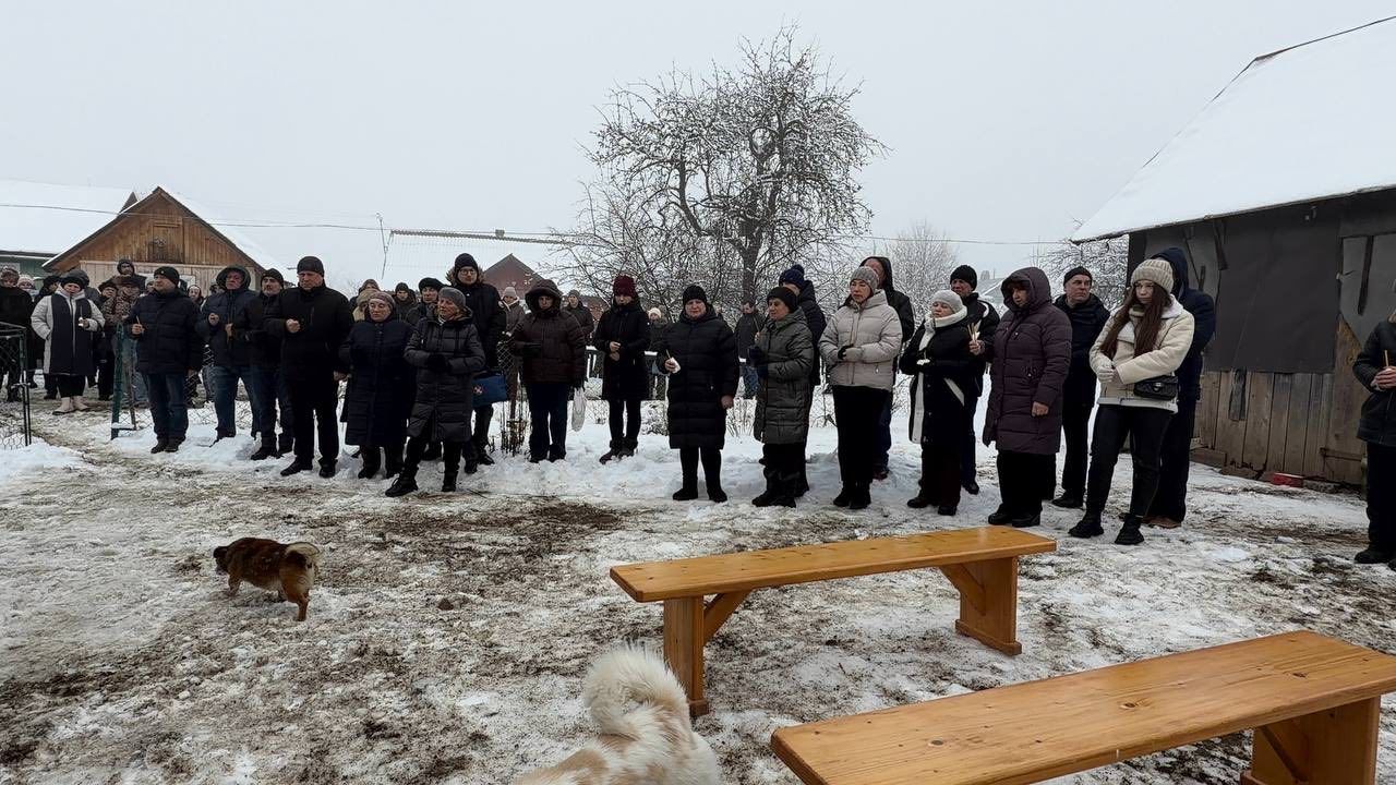 У Надвірнянській громаді попрощались із полеглим Героєм Едуардом Богачуком 4