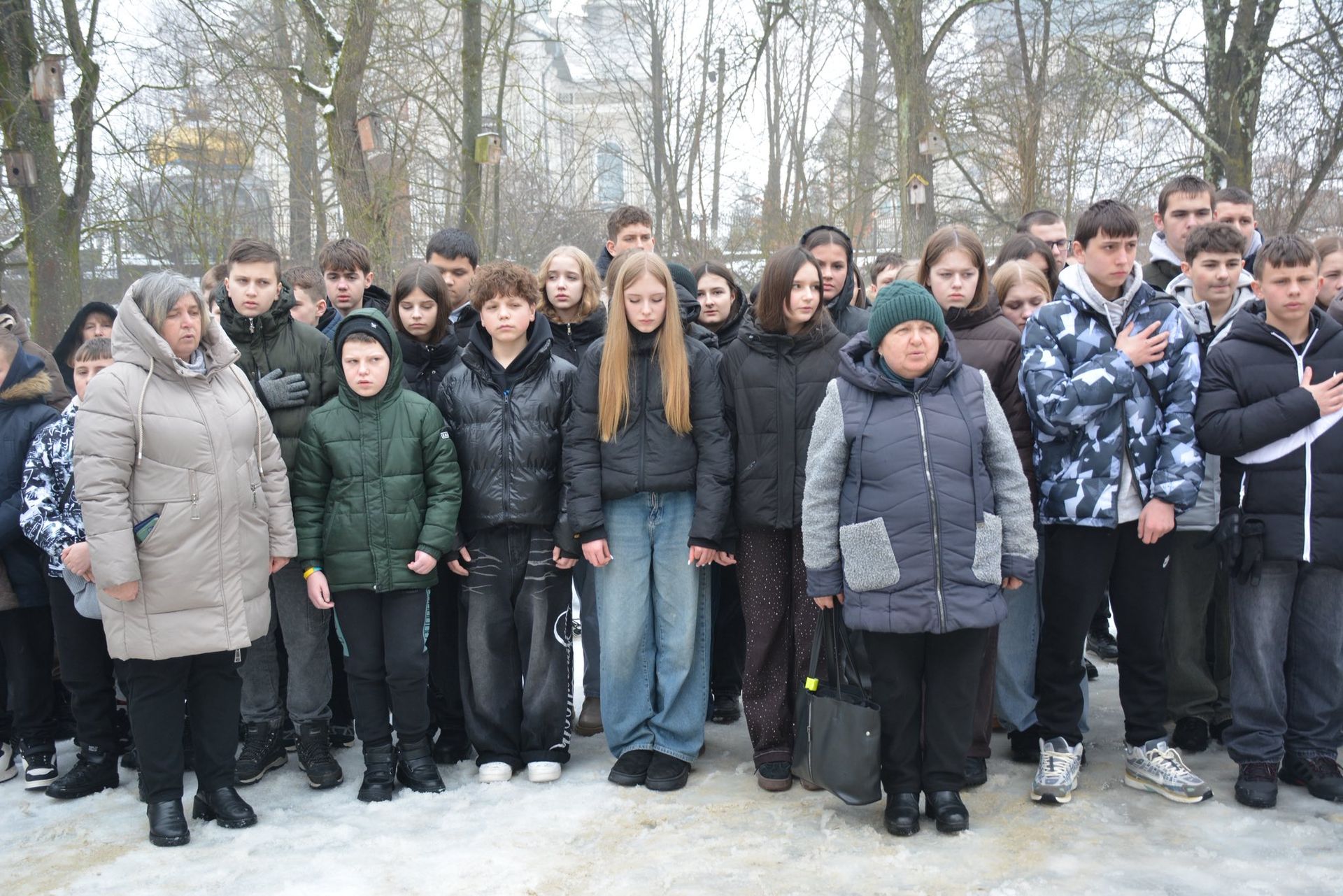 На Надвірнянщині відкрили памʼятну дошку полеглому захиснику Андрію Демидюку 6