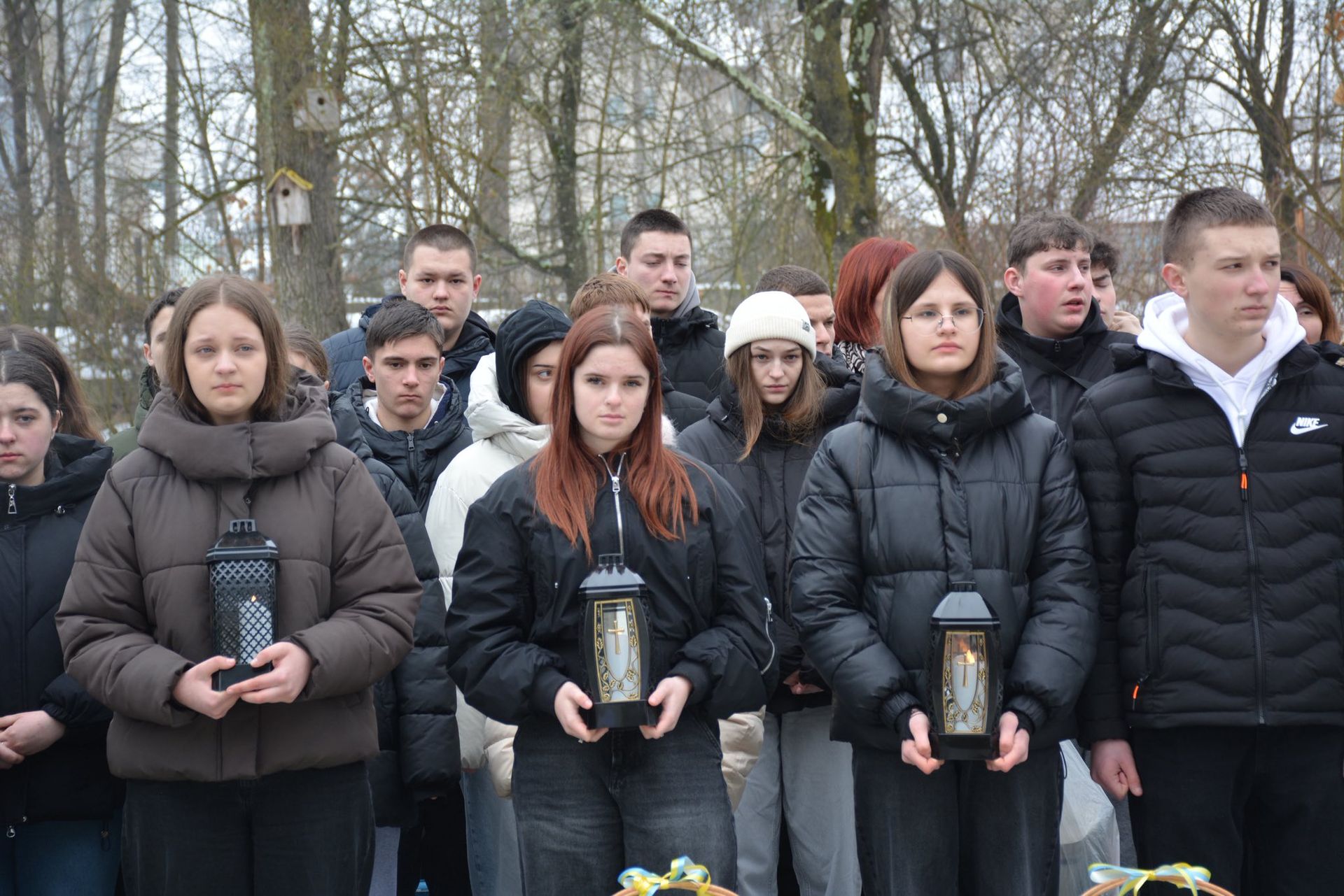 На Надвірнянщині відкрили памʼятну дошку полеглому захиснику Андрію Демидюку 10