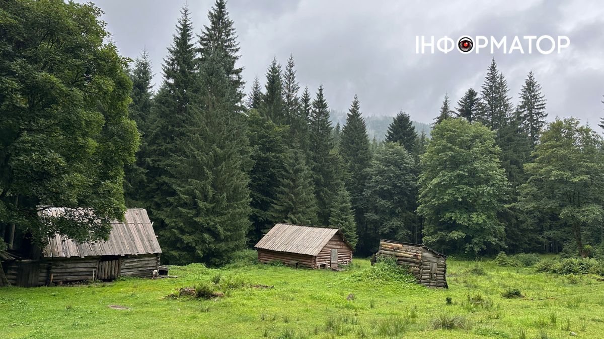 Зачинені прихистки на маршруті до гори Петрос. Серпень 2025 року 