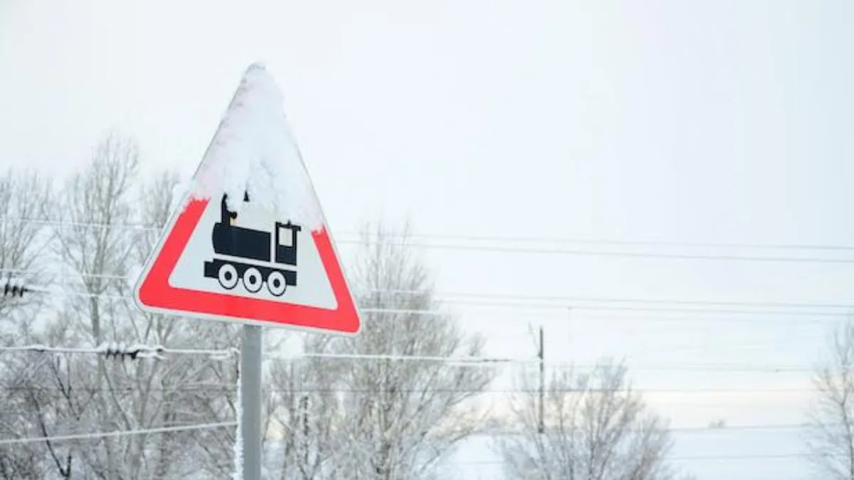 Через вимкнення світла на двох залізничних переїздах Городенківщини вимкнуть світлофорну сигналізацію