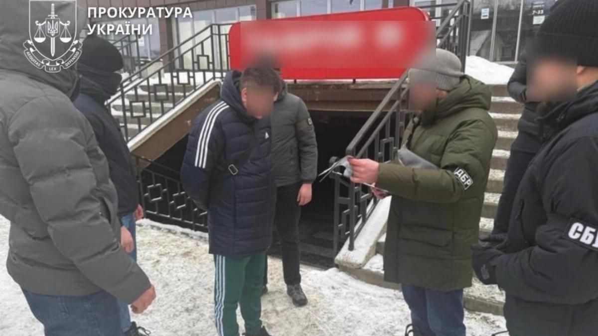 Схеми з продажу посад з бронюванням викрили в Укрзалізниці та ДСНС Прикарпаття