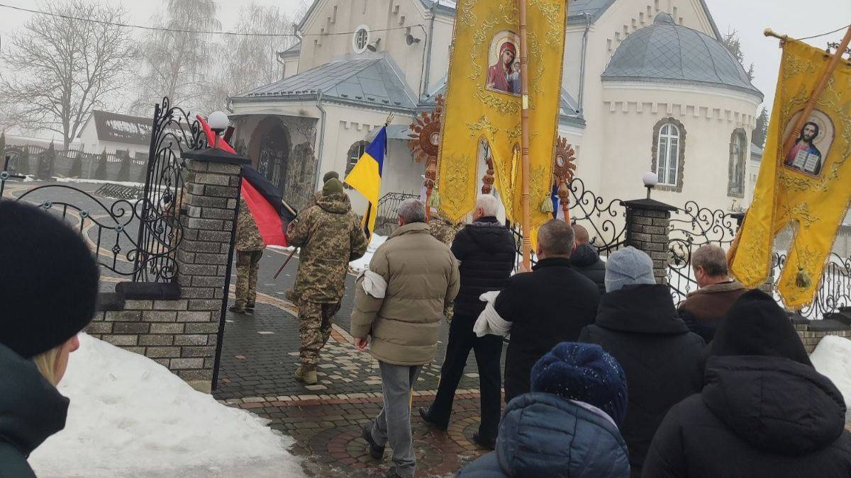 На Коломийщині попрощалися із захисником Михайлом Лесюком 3