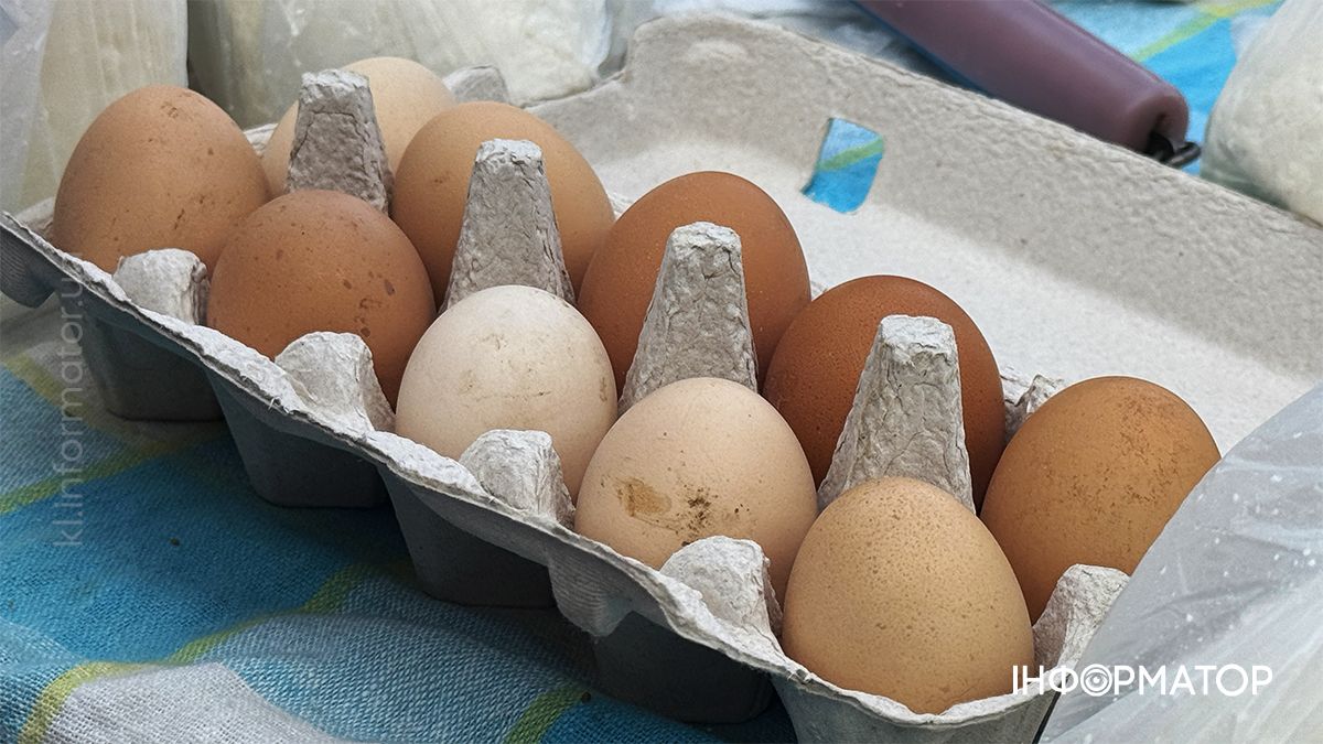 Скільки коштують яйця у магазинах та на ринку Коломиї в лютому