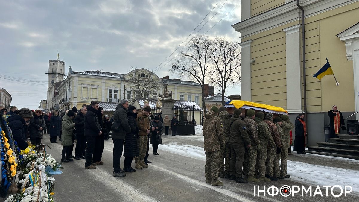 У Коломиї попрощалися із Героєм Ярославом Томенком 17