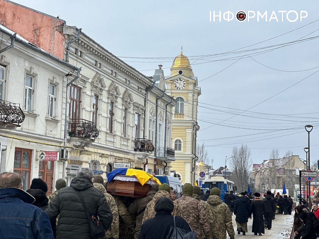 У Коломиї попрощалися із Героєм Ярославом Томенком 14