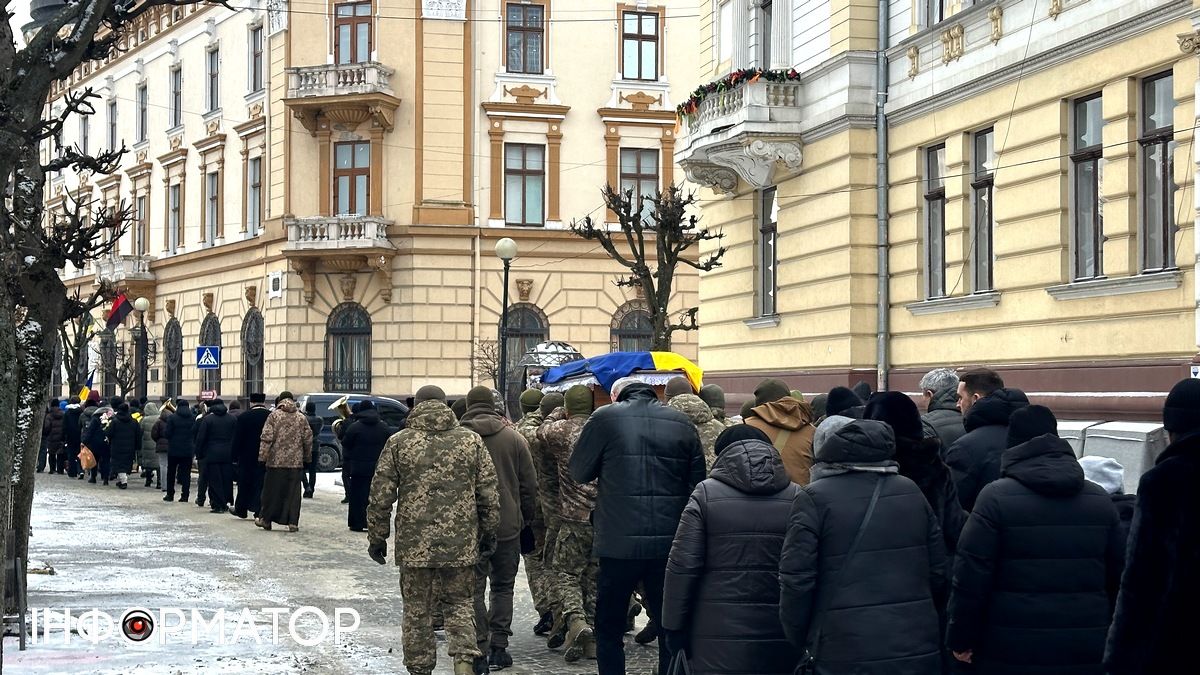 У Коломиї попрощалися із Героєм Ярославом Томенком 5