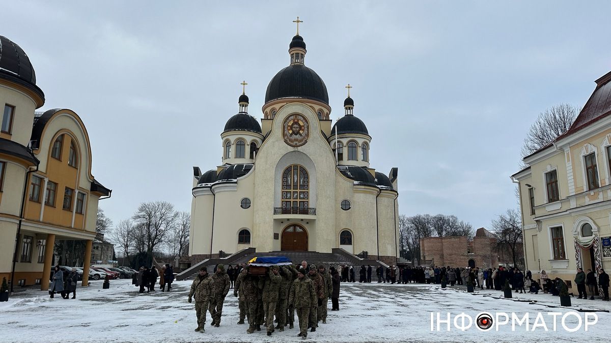 У Коломиї попрощалися із Героєм Ярославом Томенком 4