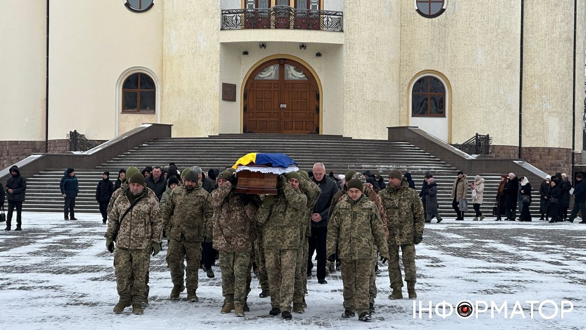 У Коломиї попрощалися із Героєм Ярославом Томенком 3