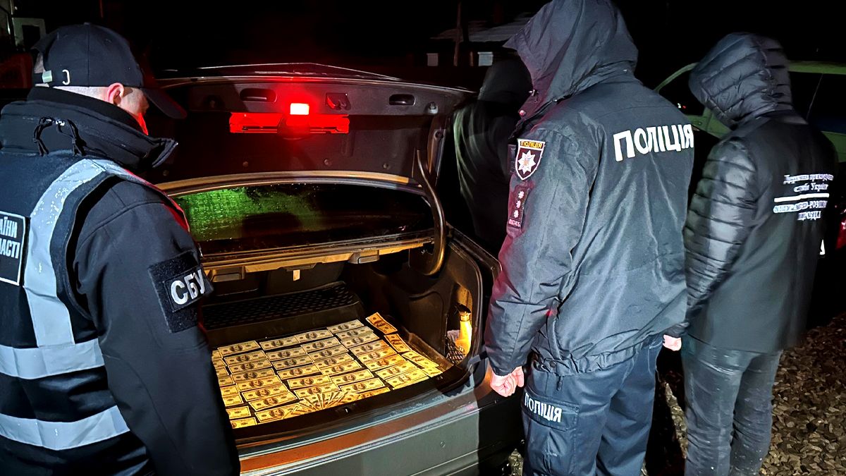 Прикордонники викрили прикарпатців, які за 18 000$ переправляли чоловіків у Румунію