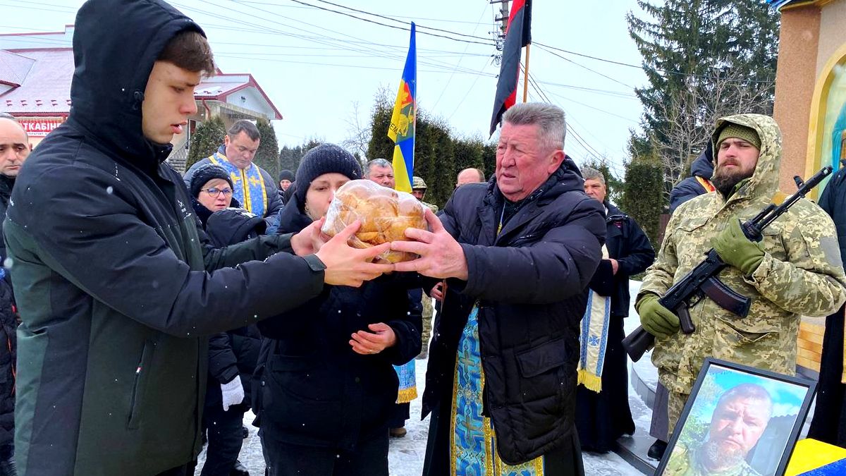 На вічний спочинок у Городенку повернувся Андрій Шумовський 6
