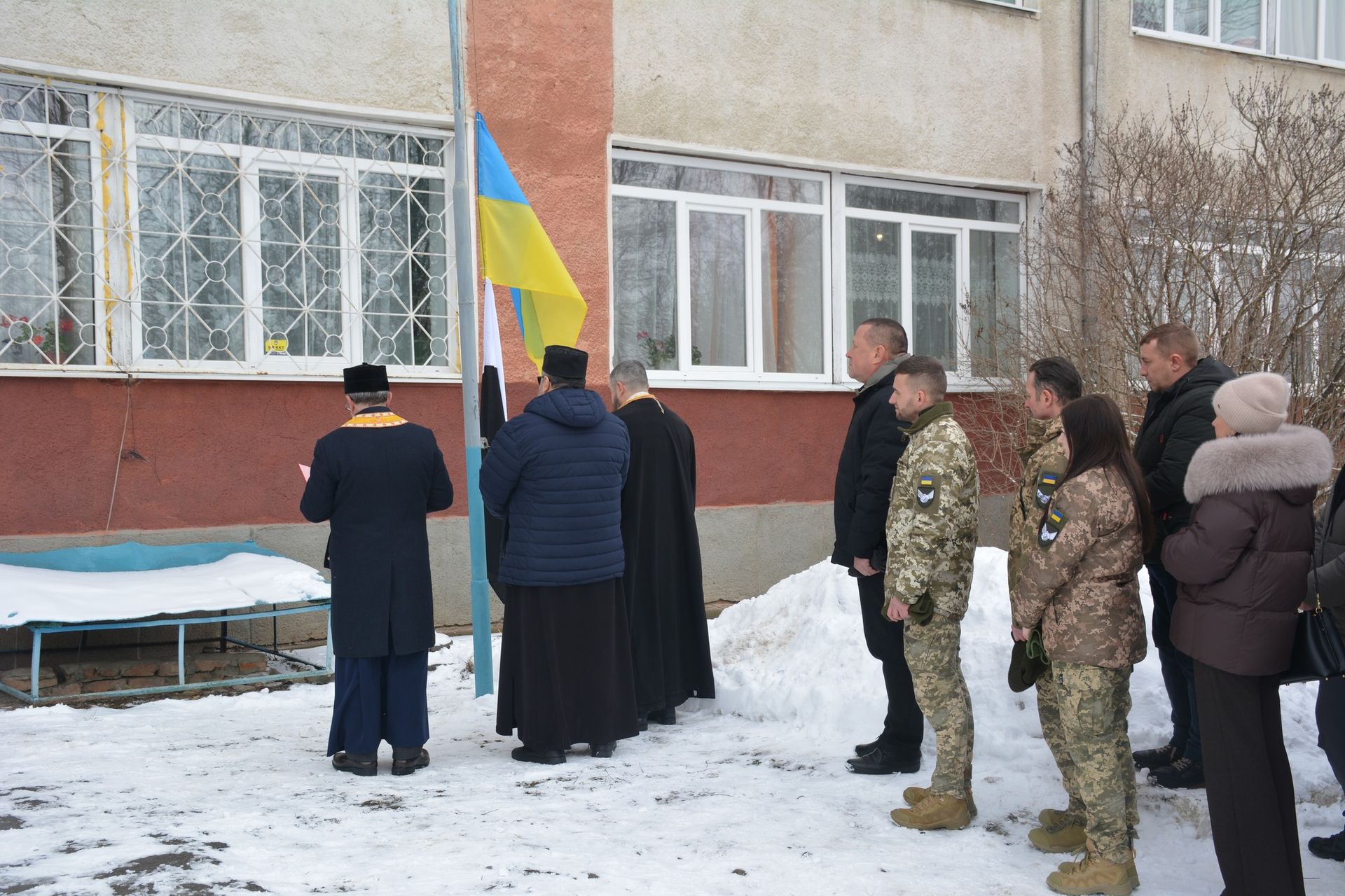 На Надвірнянщині підняли Прапор Надії та нагадали про полонених та безвістизниклих 13