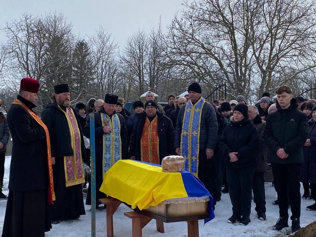 У Городенці попрощалися із воїном Андрієм Шумовським 12