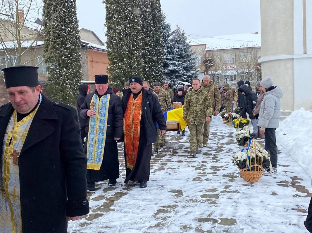 У Городенці попрощалися із воїном Андрієм Шумовським 7
