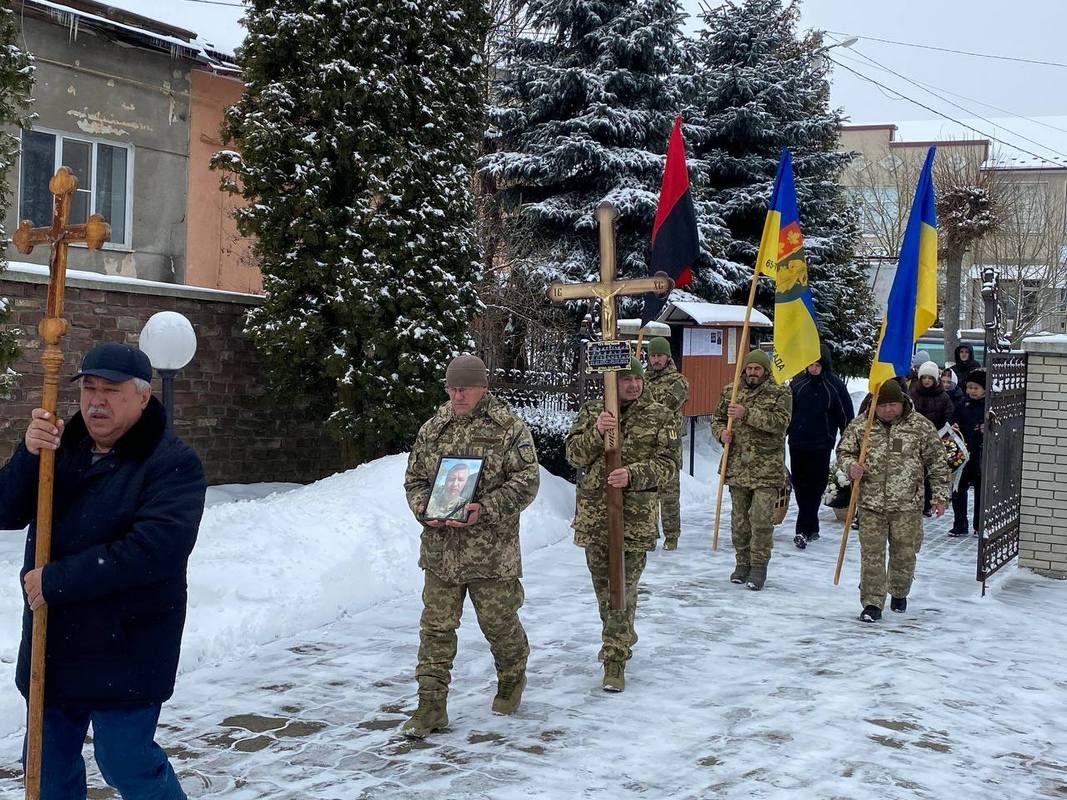 У Городенці попрощалися із воїном Андрієм Шумовським 6