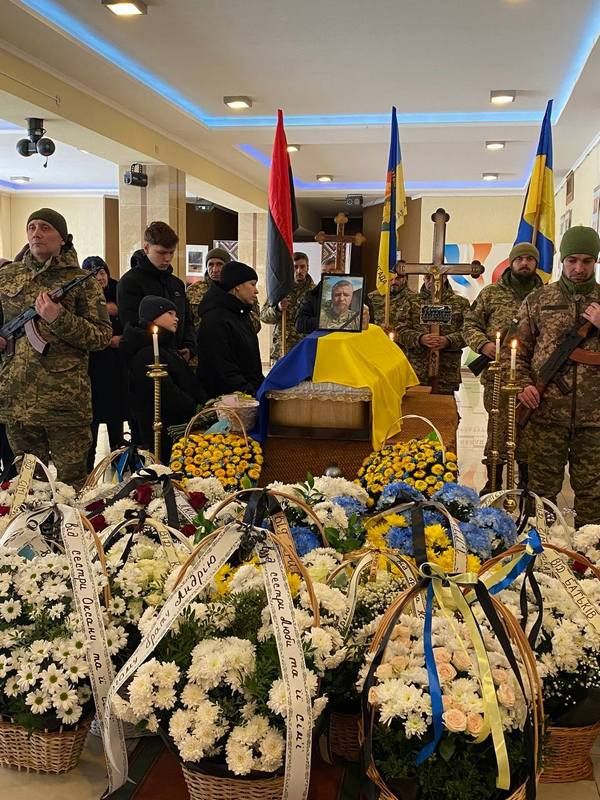 У Городенці попрощалися із воїном Андрієм Шумовським 2