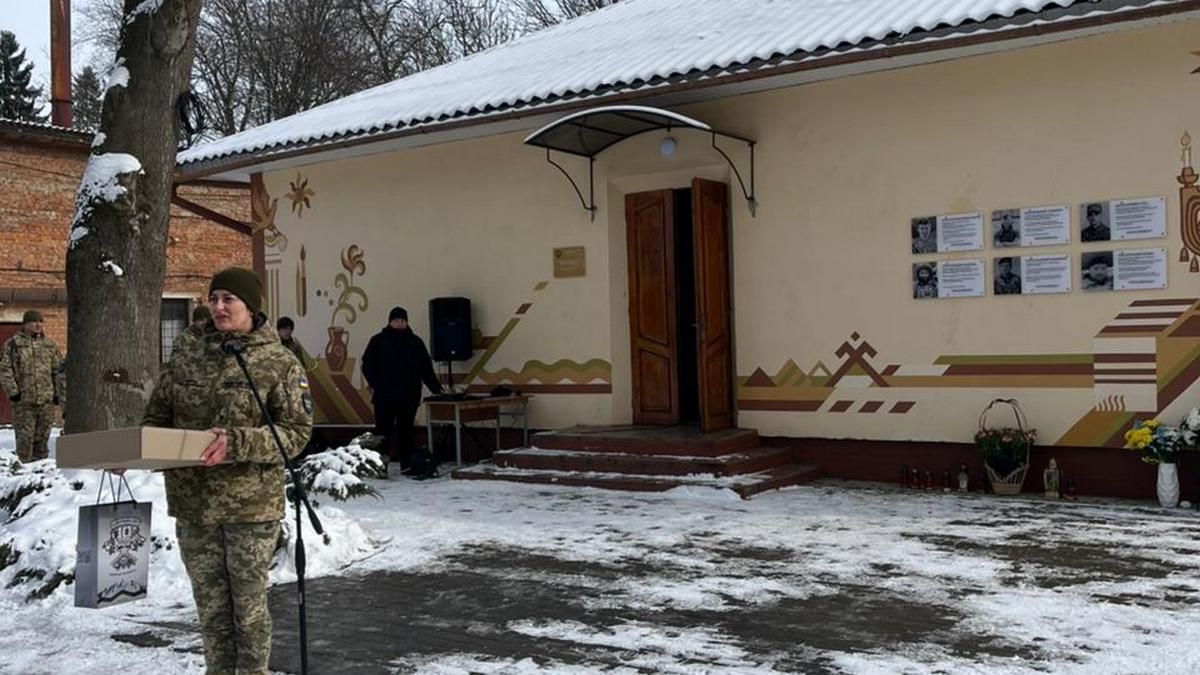 У Коломийському педколеджі відкрили меморіальні дошки загиблим Героям-випускникам 5