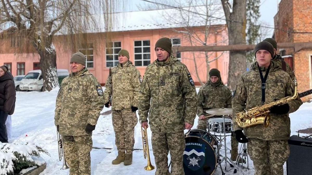 У Коломийському педколеджі відкрили меморіальні дошки загиблим Героям-випускникам 2