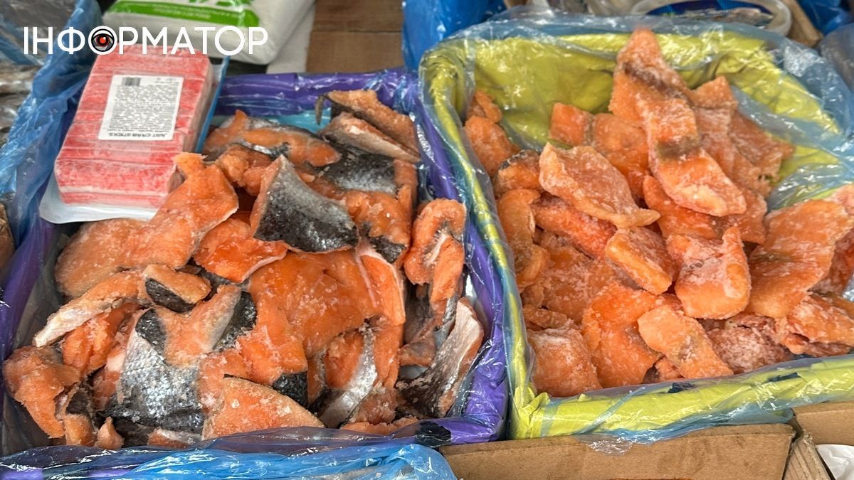 Скільки коштує риба на базарі в Коломиї 3