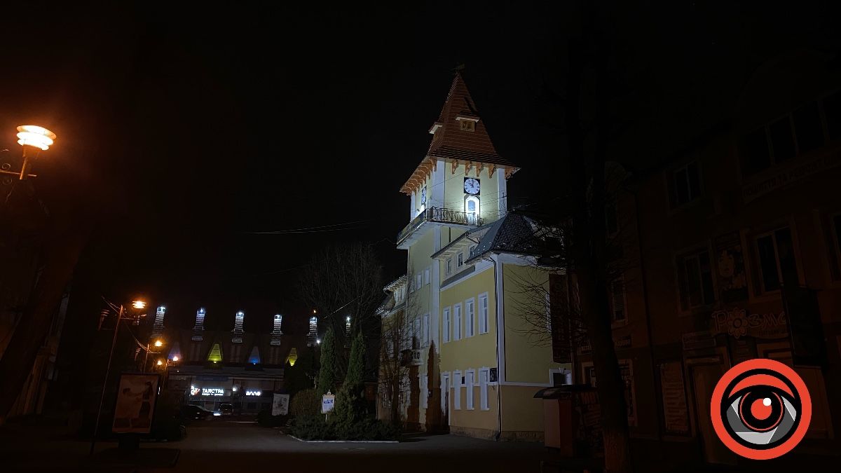 Шахраї зламали акаунт мера Надвірної і просять гроші