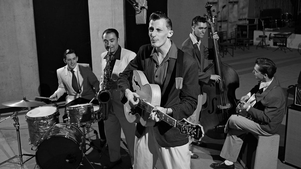 "У клюбі були танці" | Як і під які пісні молодь Коломиї витанцьовувала пів століття тому