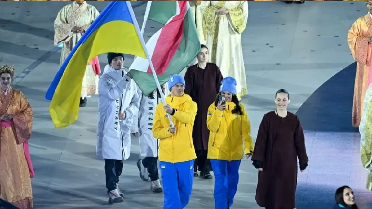 Гордо і по-українськи: прикарпатка несла прапор на церемонії закриття Олімпіади