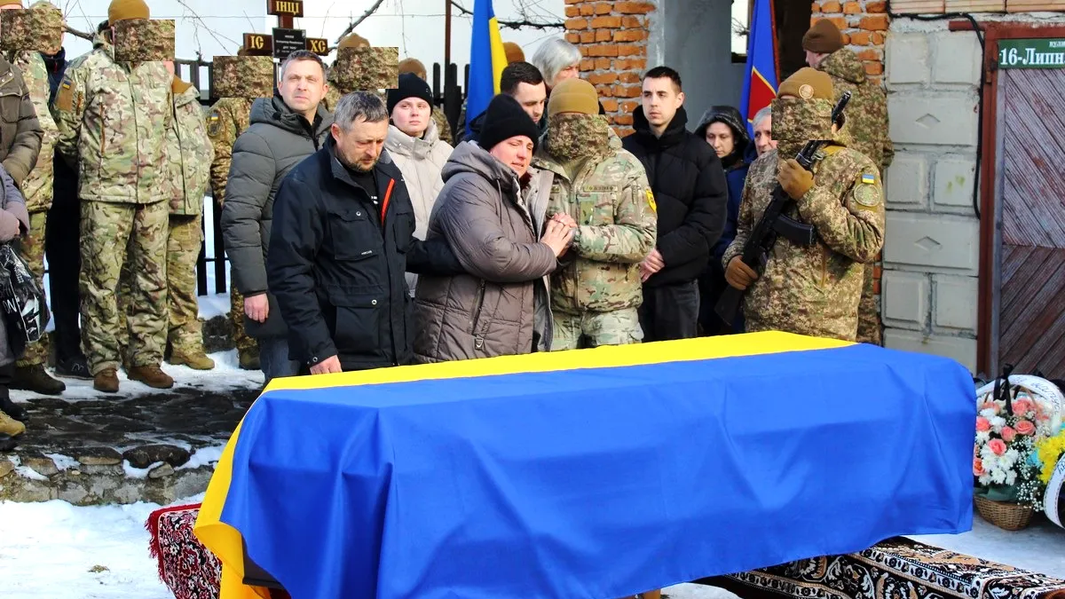 У Делятині на вічний спочинок провели Володимира Мисюка