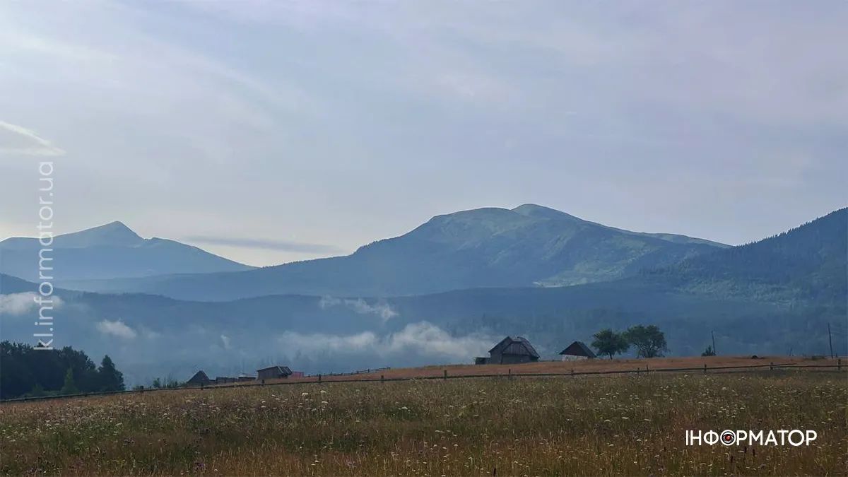 Краєвид на літні Карпати Краєвид на літні Карпати