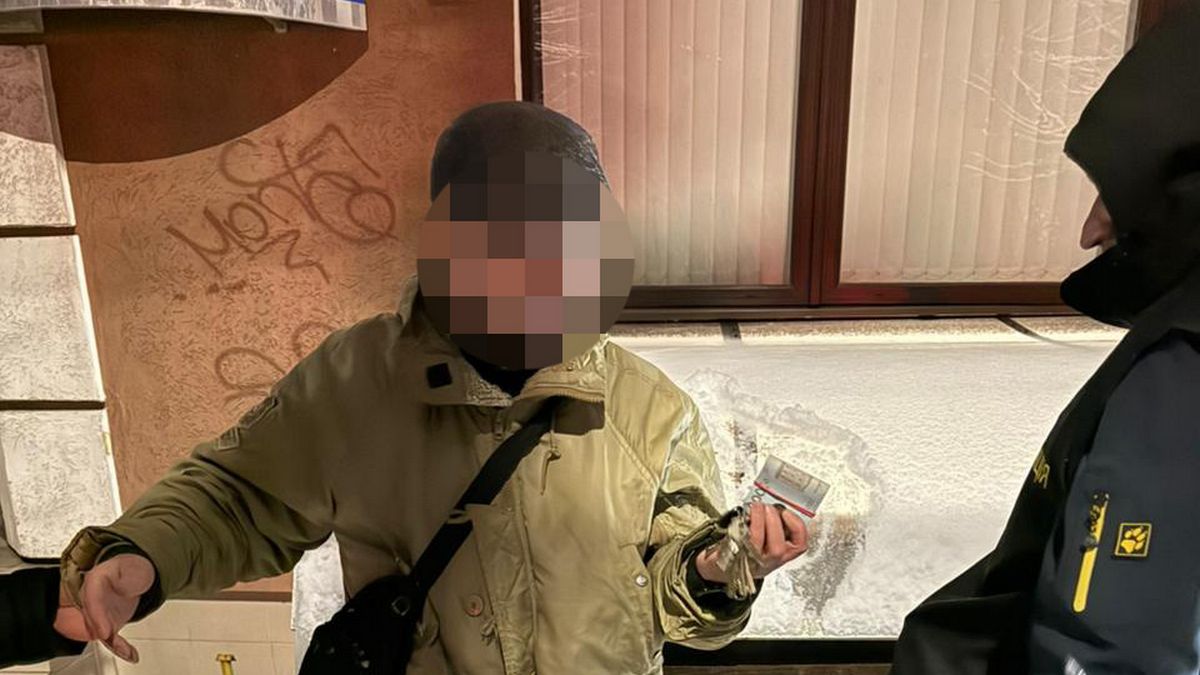 Продавав "абонементи" браконьєрам: на Прикарпатті судитимуть топпосадовця Держрибагентства